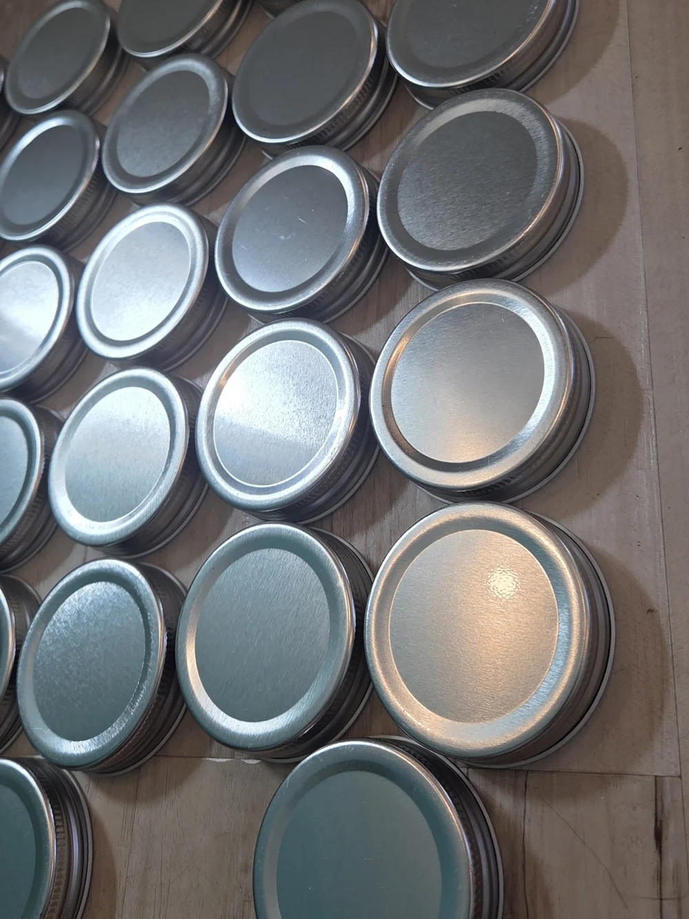 Silver Metal Screw-Top Metal Lids (33 Pack)